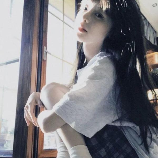 白衣侠女